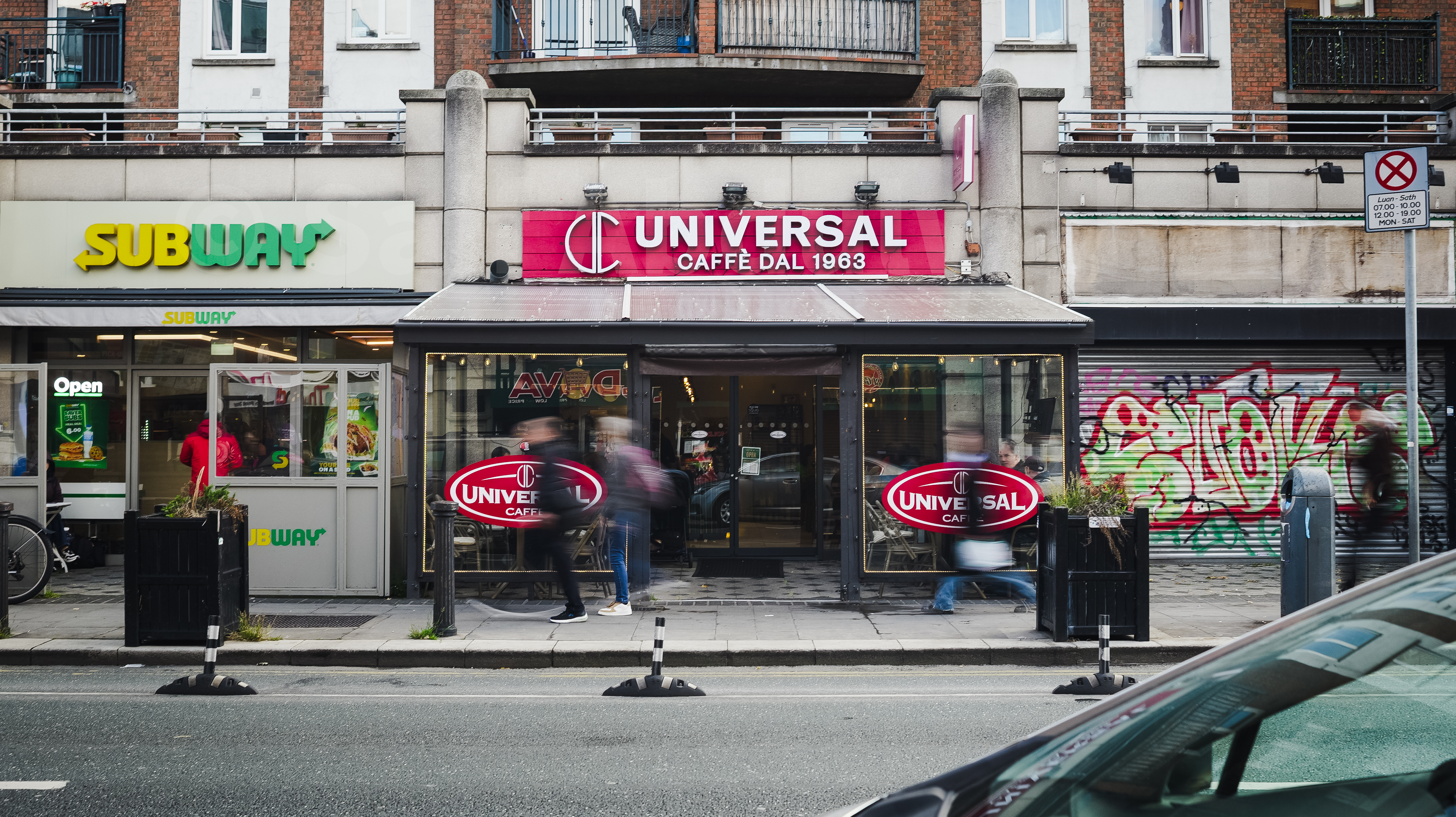Universal Café - Image 6
